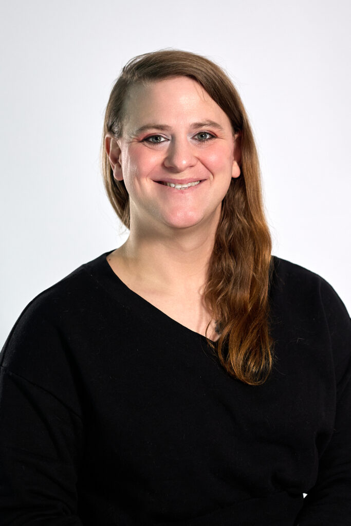 Ally Carlin headshot
